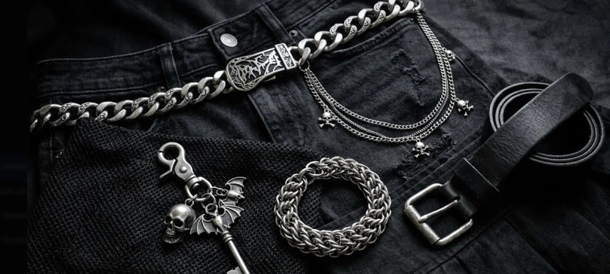 Gothic Chain Belts and Waist Chains: Dark Metal Accessories Styling Guide